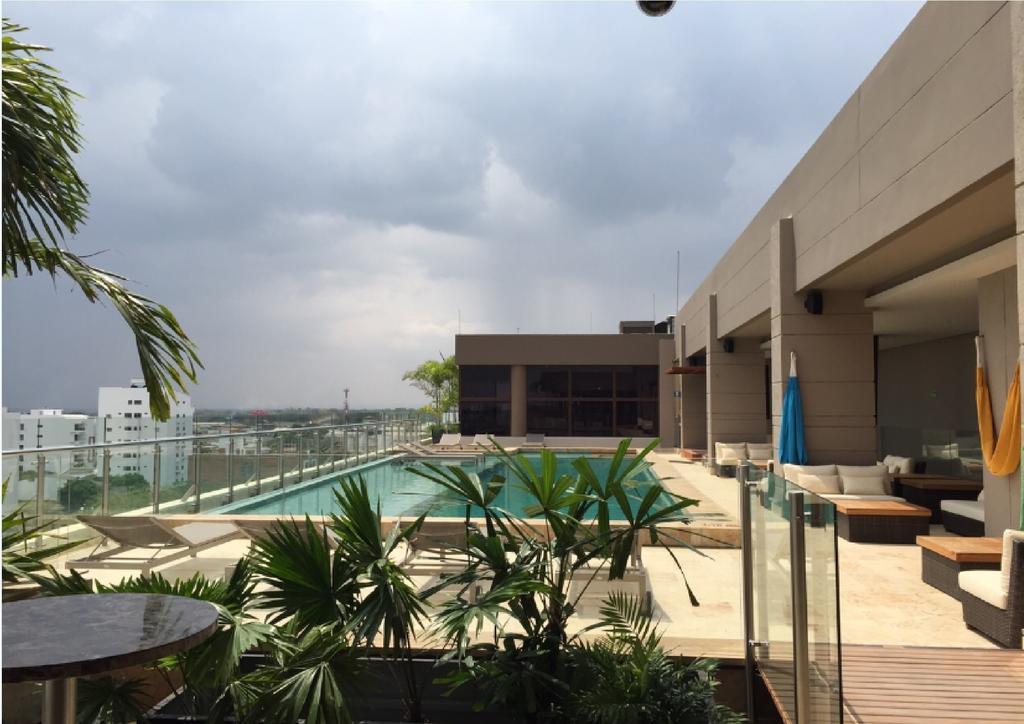 Ghl Hotel Montería Exteriér fotografie Rooftop pool at the hotel